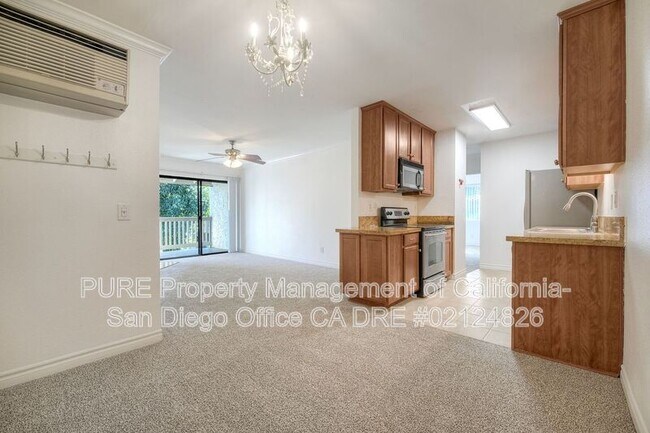 Building Photo - 9909 Azuaga St