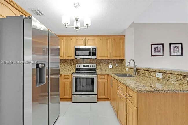 Building Photo - 8422 NW 140th Terrace