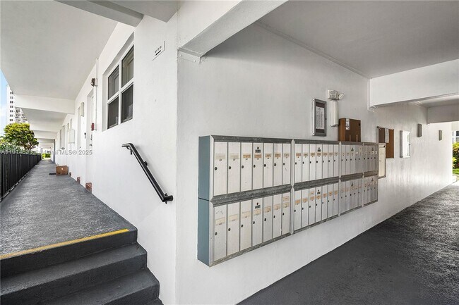 Building Photo - 1501 S Ocean Blvd