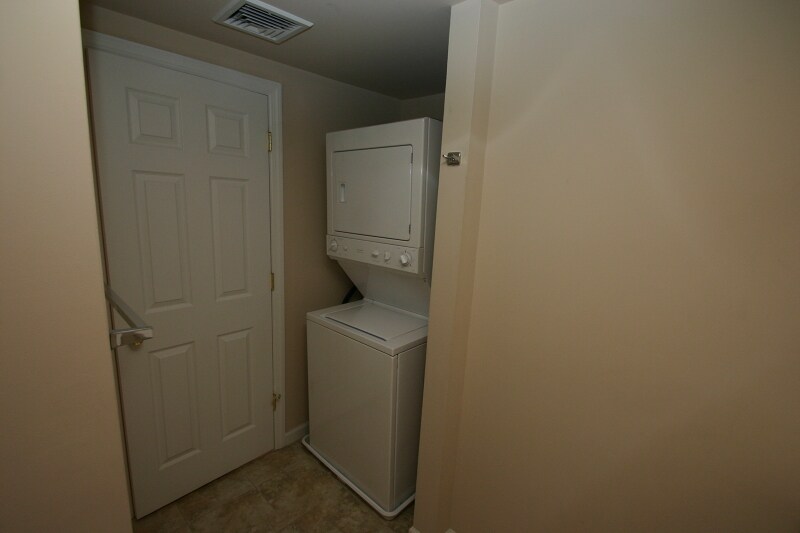 Building Photo - 164 Old Croton Rd