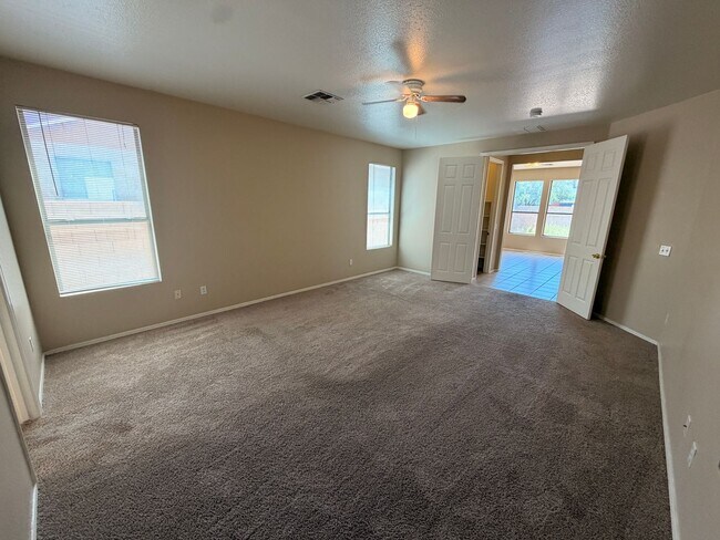 Building Photo - Spacious 3 Bedroom Single Story Peoria With A 3 Car Garage
