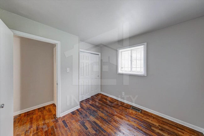 Building Photo - 3305 N Whittier Pl