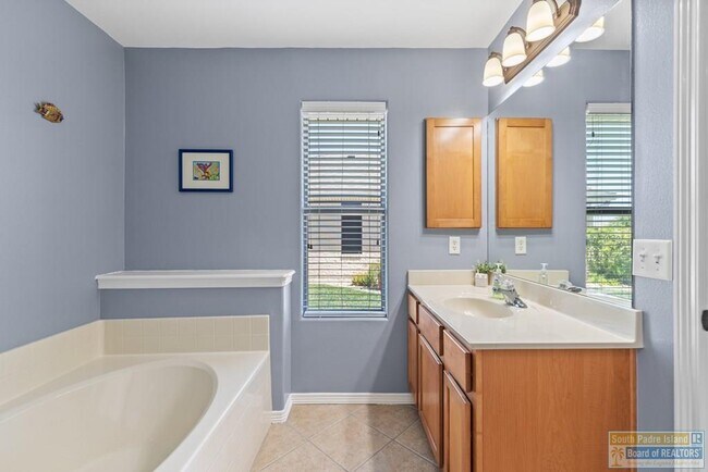 Building Photo - 40 Augusta W