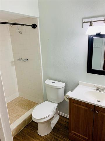 Building Photo - 7445 Sandhurst Ln S