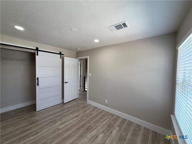 Building Photo - 625 Alabama St