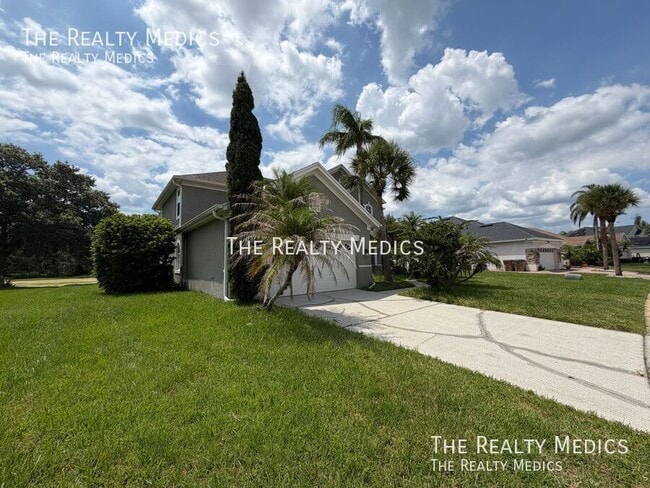 Building Photo - 1565 The Oaks Blvd