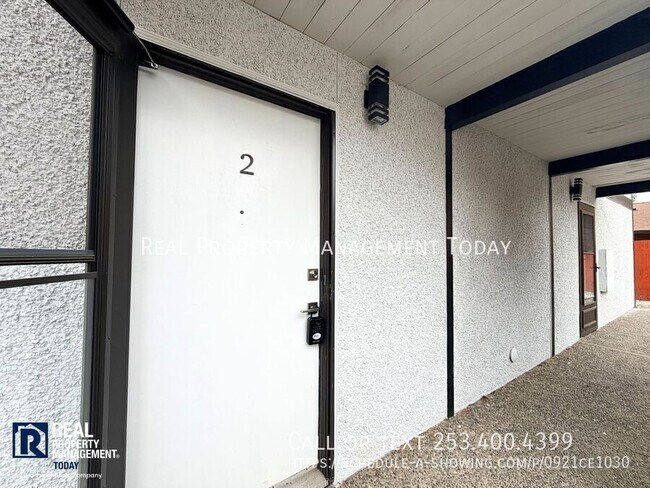 Building Photo - 1111 SW 148th St