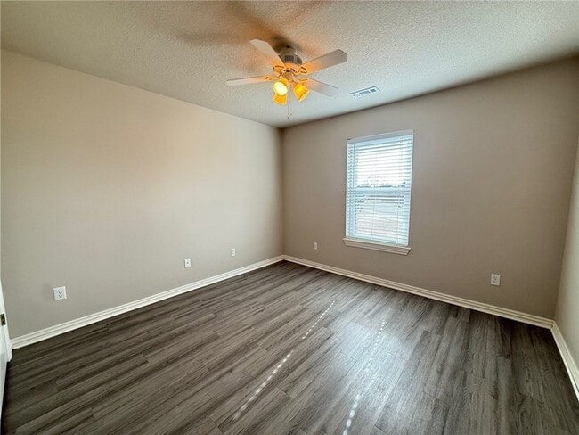 Building Photo - 1808 Lancaster Dr