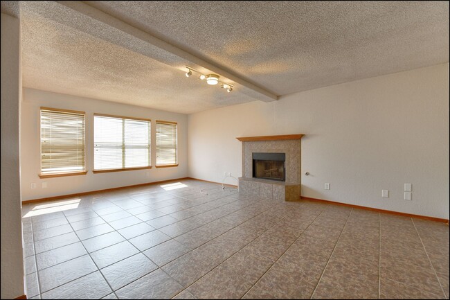 Building Photo - Coming Soon!