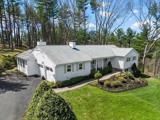 Building Photo - 25 Forest Ridge Rd