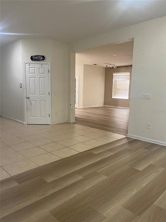 Building Photo - 4943 SW 41st Pl