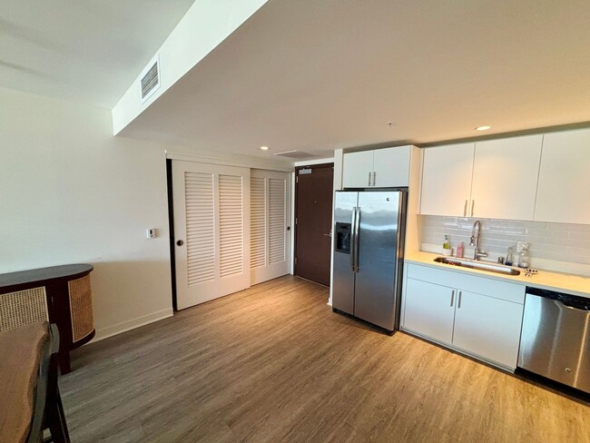 Building Photo - Symphony Honolulu - 2 Bedroom, 2 Bathroom,...