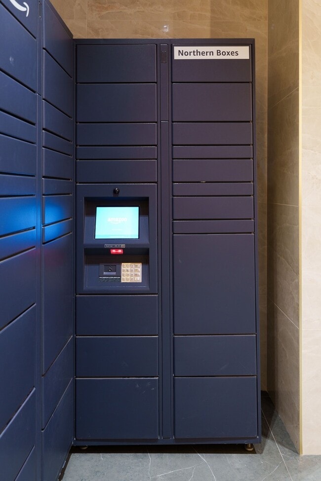 Building Photo - 35-32 Leavitt St