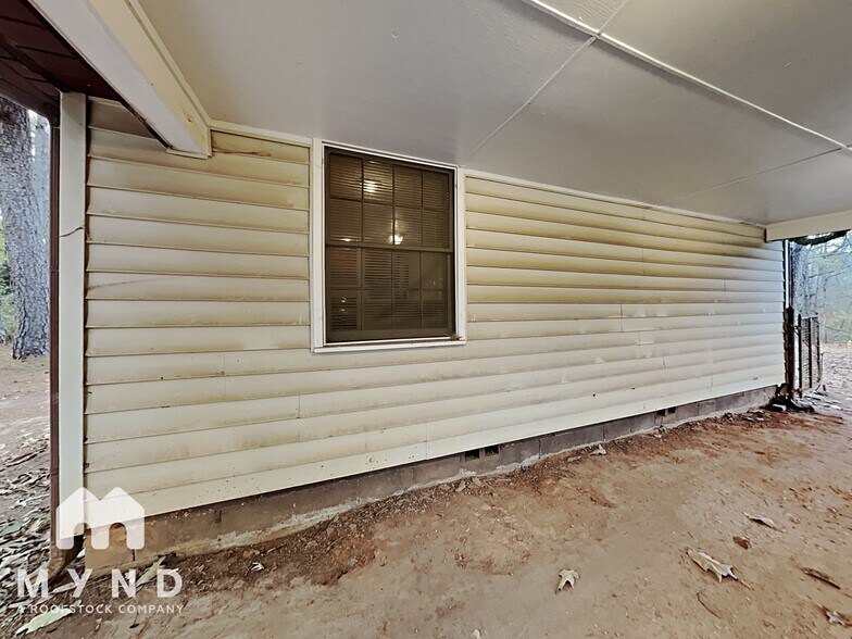 Building Photo - 425 Stephenson Rd