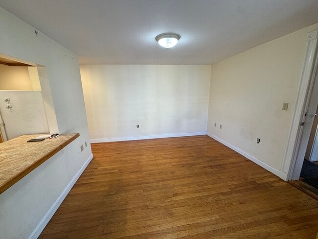 Building Photo - 114 Magazine St