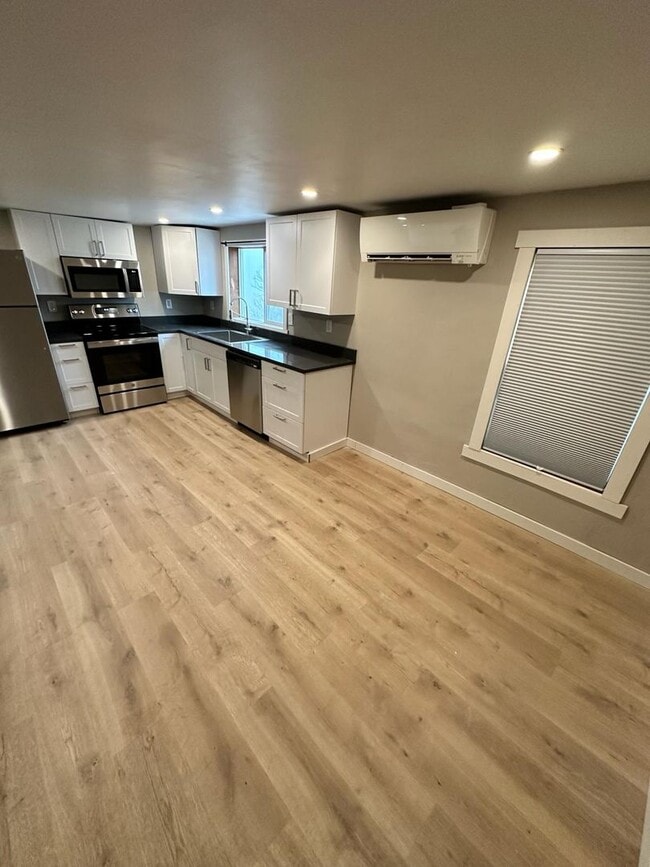 Building Photo - 3 Auger St