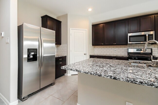 Building Photo - 8419 Ideal Dr