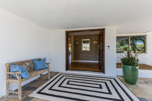 Building Photo - 11832 N Oakhurst Way