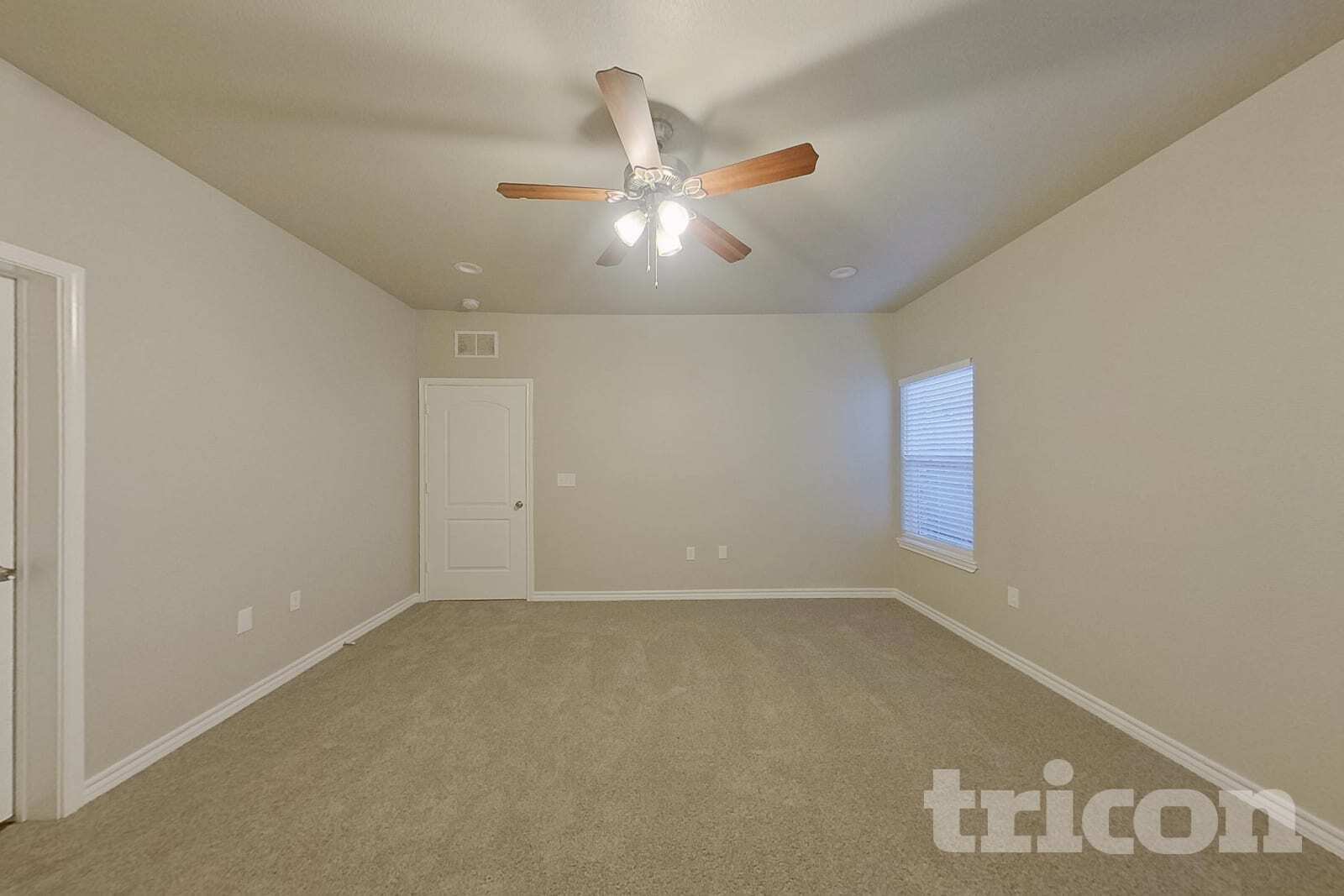 Building Photo - 4825 Freeport Dr