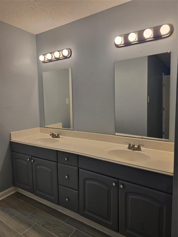 Building Photo - 3634 Kingsman Dr