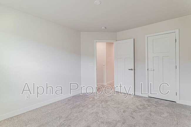 Building Photo - 130 Eagle Wood Dr