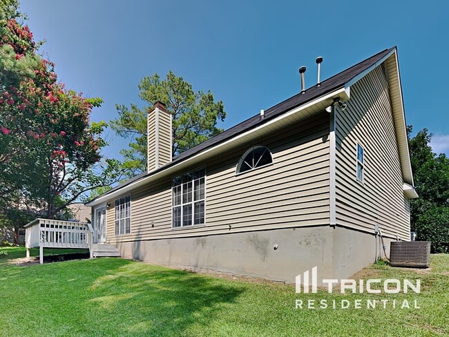 Building Photo - 123 Cranley Rd
