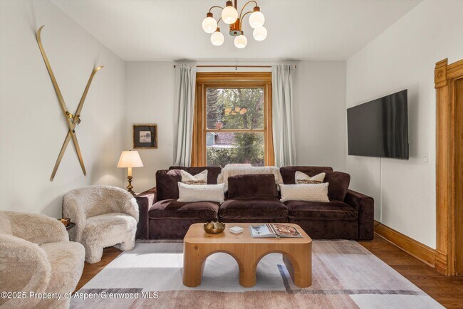 Building Photo - 500 W Francis St