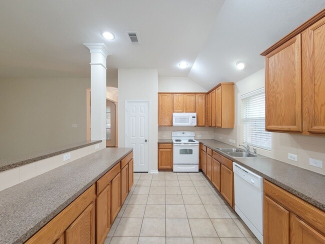Building Photo - Stunning 3-Bedroom Dream Home in a Quiet Cul-de-Sac!