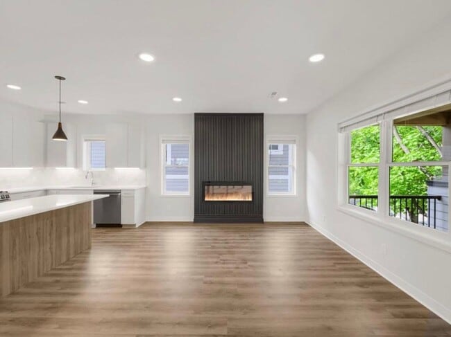 Building Photo - 5337 Drew Ave S