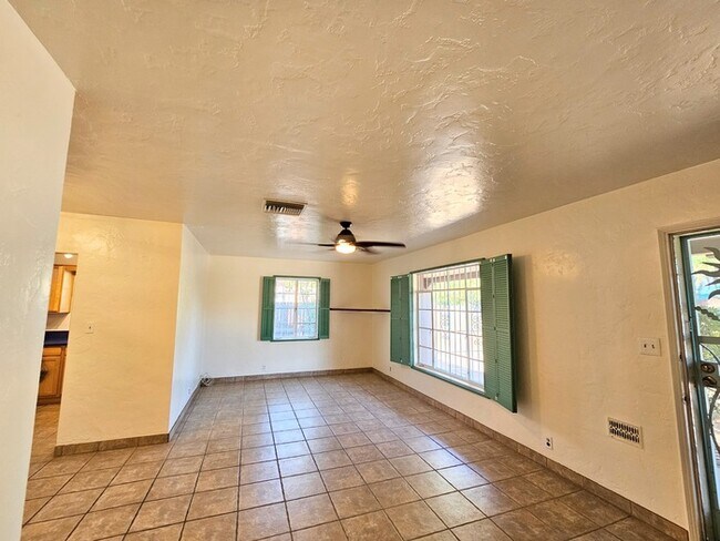 Building Photo - A charming 3-bedroom, 2-bathroom house in ...