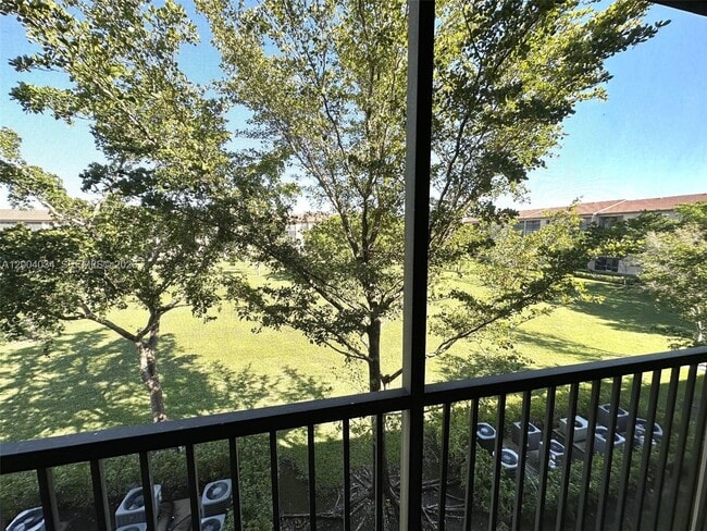 Building Photo - 12551 SW 16th Ct