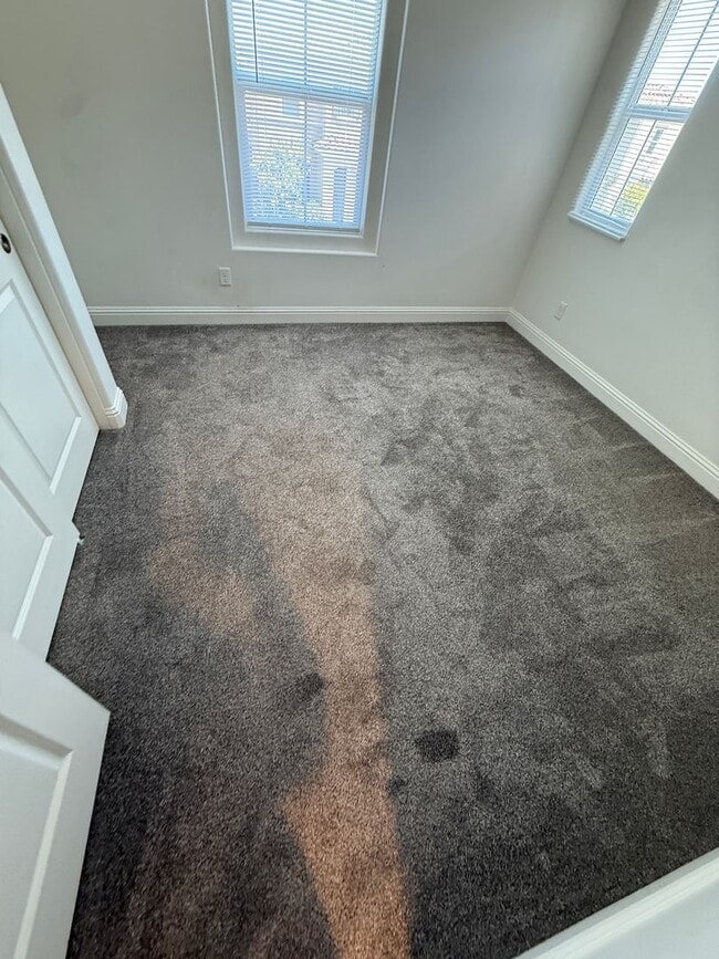 Building Photo - Beautiful Newer Two Story Home in The Gated Community of HG Gardens