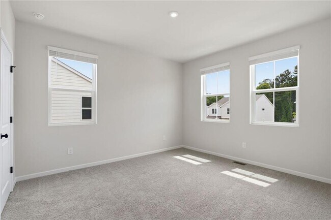 Building Photo - 142 Henley St