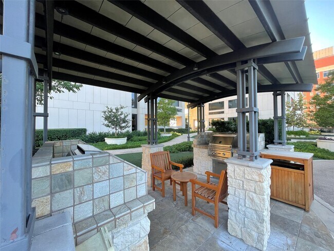 Building Photo - 1111 Hermann Dr