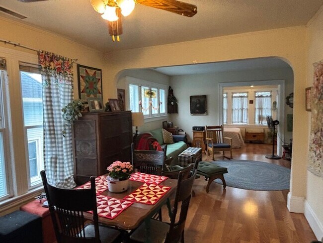 Building Photo - 2739 Buchanan St NE