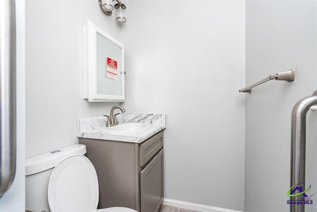 Building Photo - 4075 Meadowbrook Dr