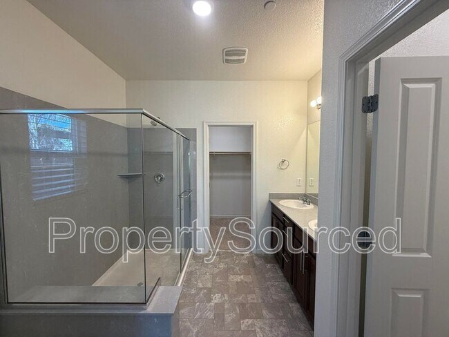 Building Photo - 437 Pendragon St