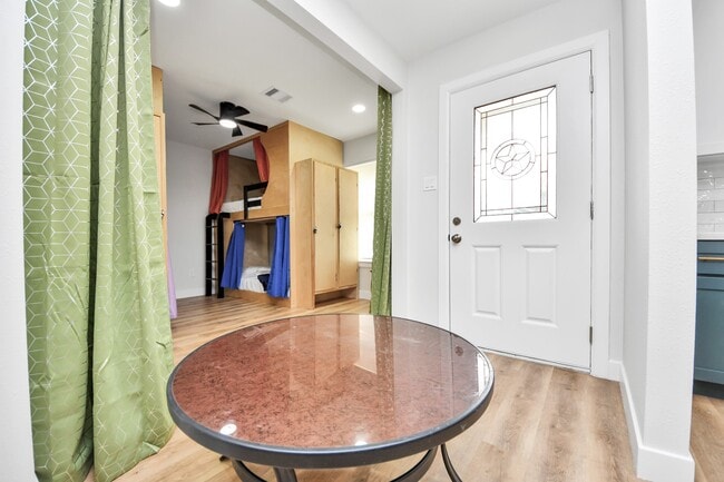 Building Photo - 5115 Clay St