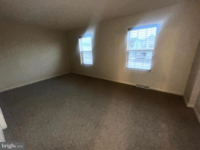 Building Photo - 585 Thomas Armor Dr