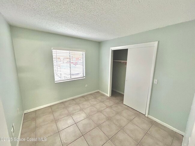 Building Photo - 176 San Juan Cir