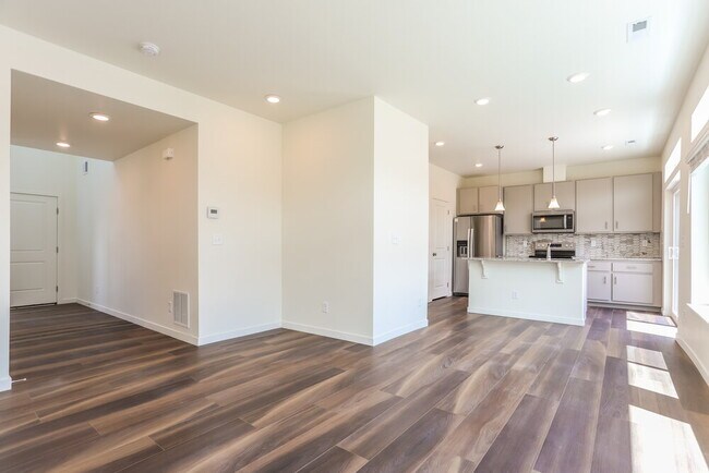 Building Photo - 4764 N Tower Dr