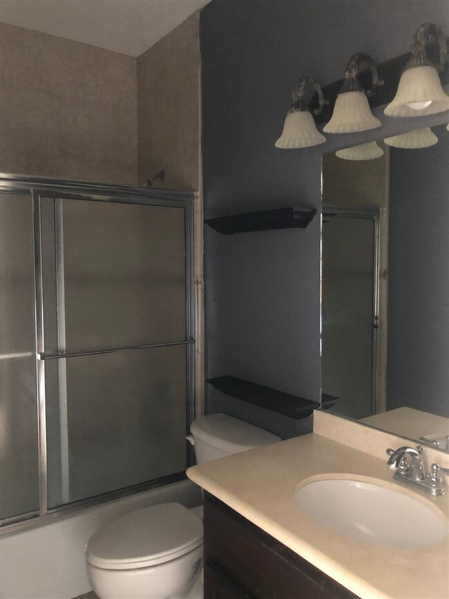 Building Photo - 1609 Saldana Ave