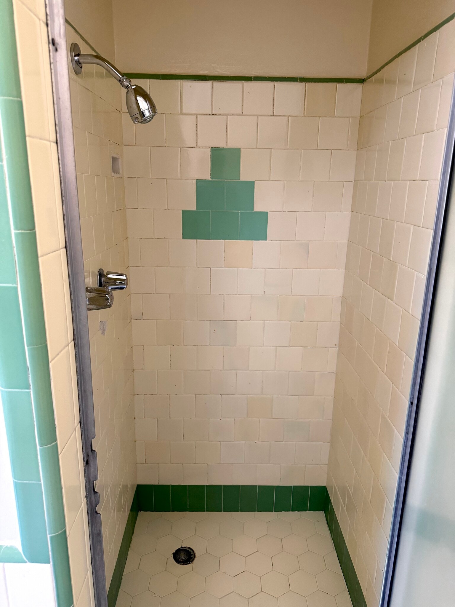 Building Photo - 5408 1/2 Franklin Ave