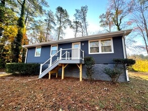 Building Photo - Cozy Ranch Home