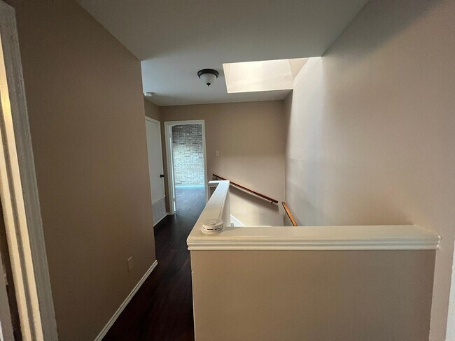 Building Photo - 2600 E San Jose St