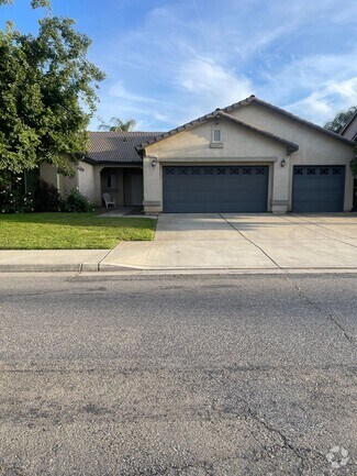 Building Photo - 4 Bedroom / 2 Bathroom for Rent $2,500
