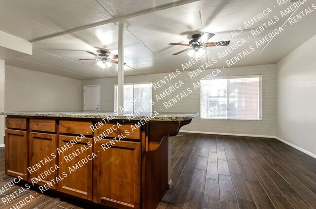 Building Photo - 55 N Cherry Ave