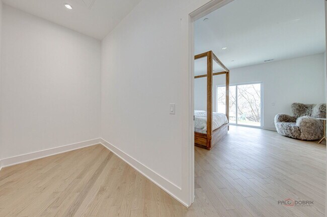 Building Photo - 19 Marina Dr