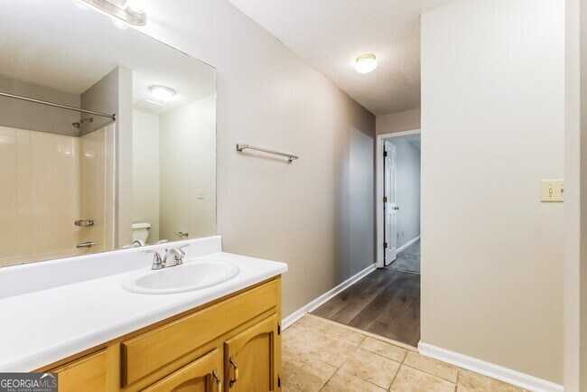 Building Photo - 4681 Woodglen Ct