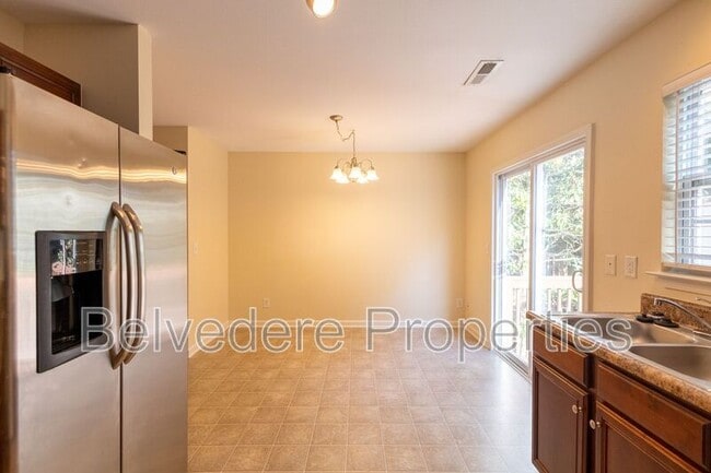 Building Photo - 36 Ackland Dr